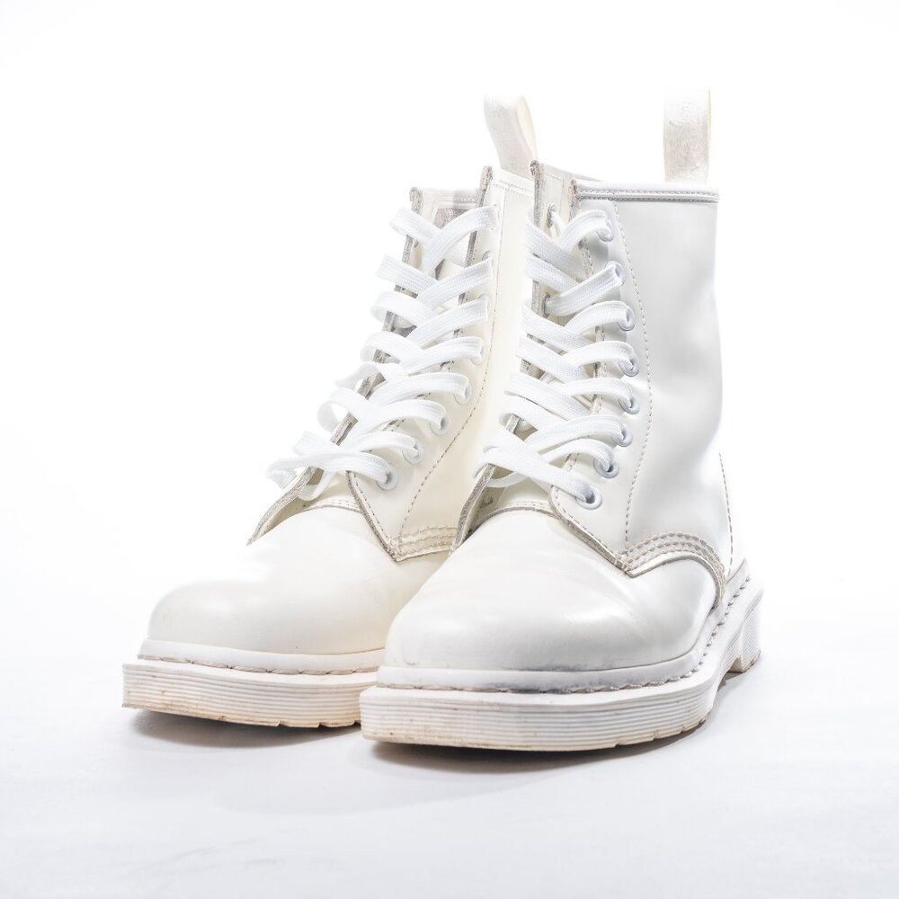 Dr Martens 14357 Mono All White Smooth Leather Boots Combat Women's sz 6